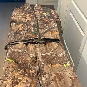 Under Armour Hunt Hunting Jacket and Pants Woodland Camo